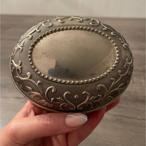 Vintage Rustic Jewelry Box Oval Shape O/S - Picture 5 of 6